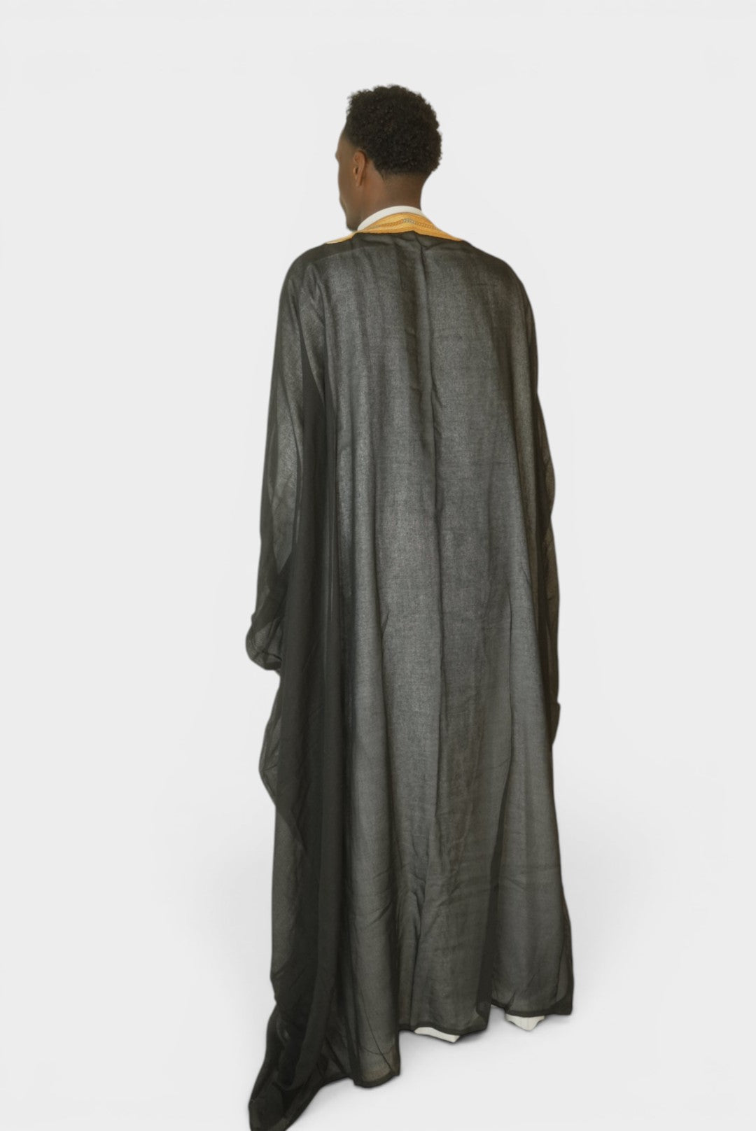 Bisht Svart