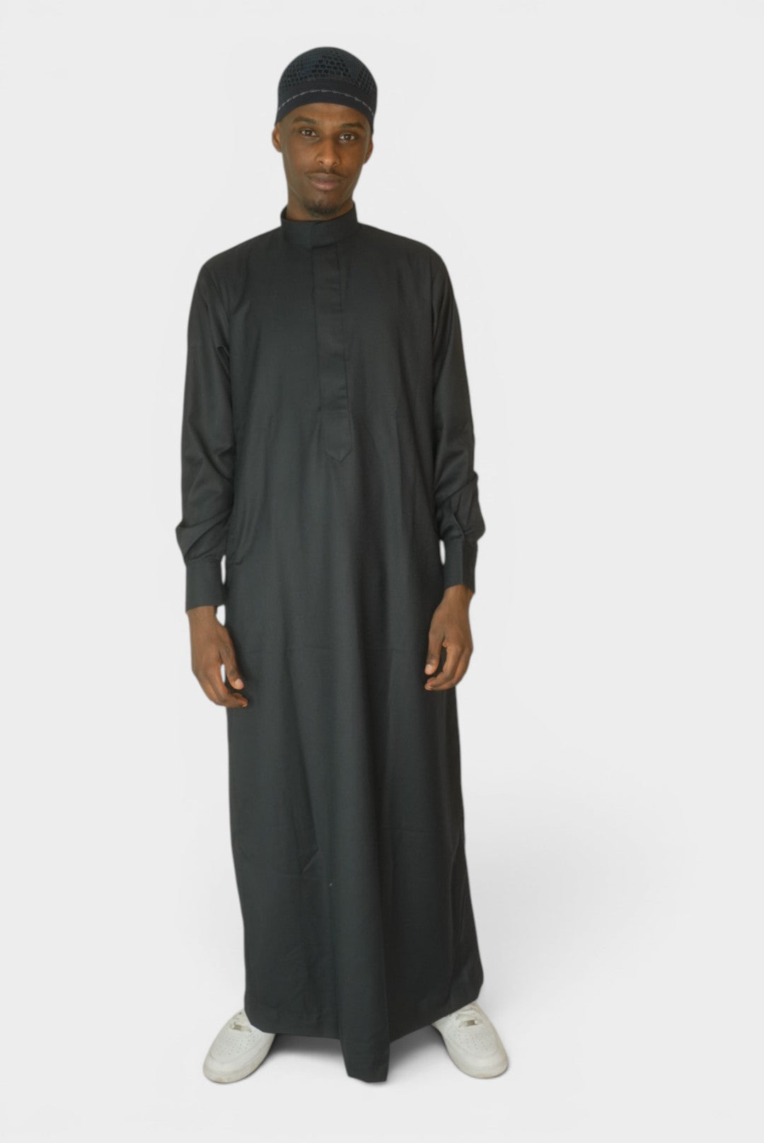 Saudi Thobe Svart