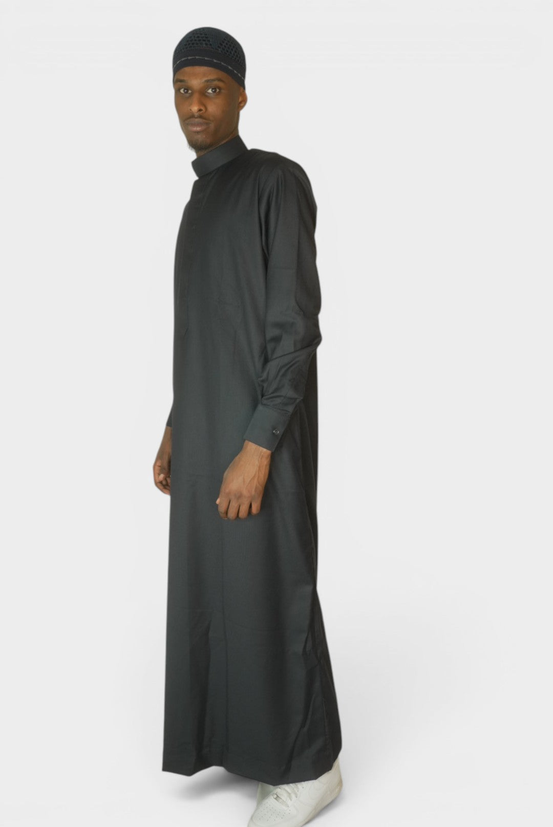 Saudi Thobe Svart